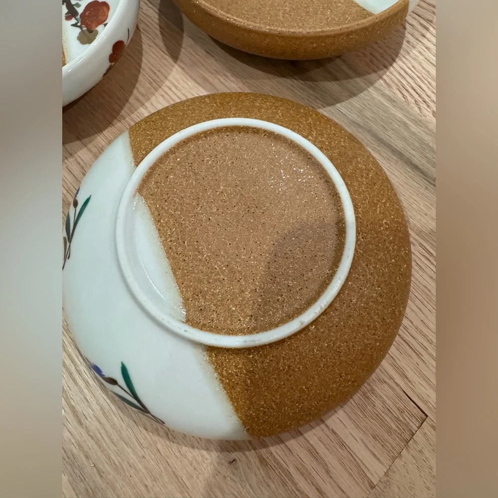 Set of 5 Handmade Painted Floral Plates‎ Tan and White 5.5”